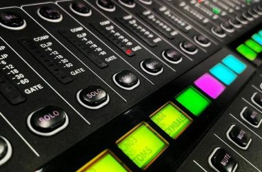 how-to-add/embed-stream-chat-to-obs-studio-|-jan-2024