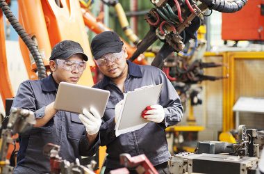 new-operator-productivity:-using-predictive-quality-to-solve-workforce-challenges