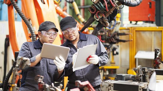 new-operator-productivity:-using-predictive-quality-to-solve-workforce-challenges