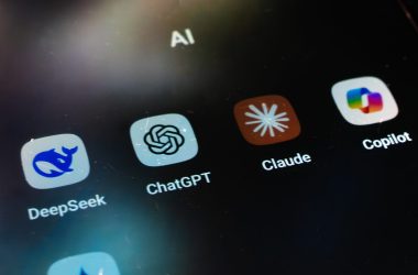 claude-in-the-google-cloud-while-openai-tops-400m-users:-ai-news-roundup