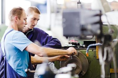 addressing-manufacturing-labor-discrepancies:-using-erp-to-overcome-workforce-challenges