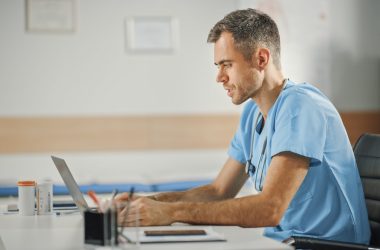 nhs-clamps-down-on-unregistered-ai-scribing-tools