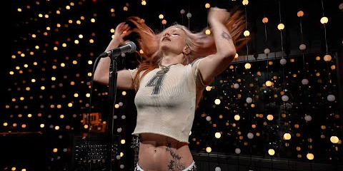 kexp:-wet-leg-–-mangetout-(live-on-kexp)