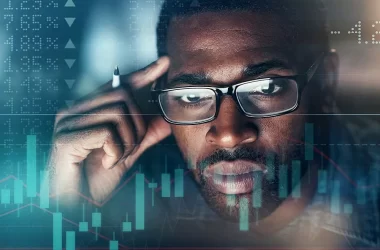 manufacturing-at-a-crossroads:-navigating-uncertainty-with-strategy,-technology,-and-workforce-renewal