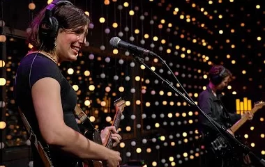 kexp:-ezra-furman-–-power-of-the-moon-(live-on-kexp)