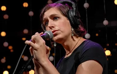 kexp:-ezra-furman-–-veil-song-(live-on-kexp)